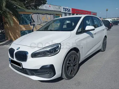 Usado BMW 225 Active Tourer iPerformance 224 CV (164 kW) 2019 Blanco Monovolumen