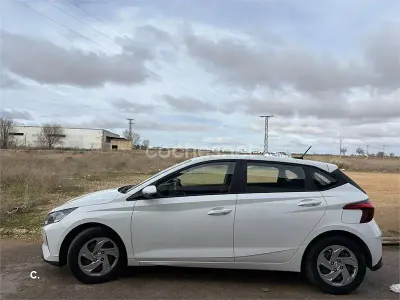 Usado Hyundai i20 84 CV (61 kW) 2022 Blanco Utilitario