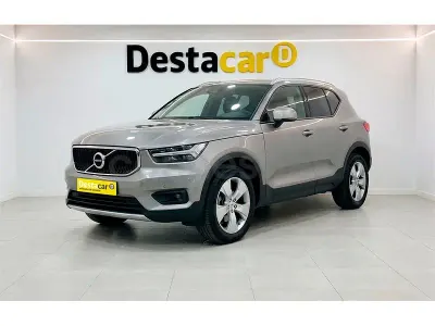 Usado Volvo XC40 Momentum 163 CV (119 kW) 2022 Gris / plata SUV