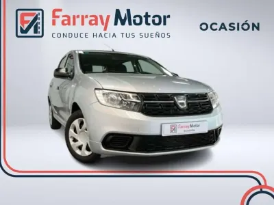 Usado Dacia Sandero Essentiel 75 CV (55 kW) 2019 Gris / plata Berlina