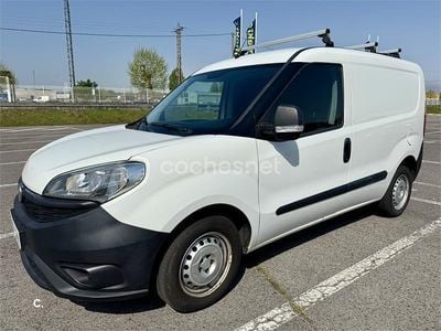 Usado Fiat Doblò 90 CV (66 kW) 2012 Blanco Monovolumen