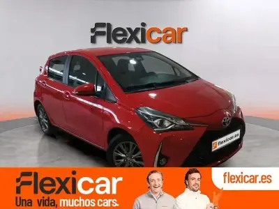 Usado Toyota Yaris Active 69 CV (50 kW) 2018 Rojo Utilitario