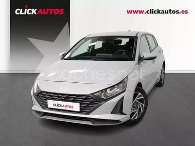 Usado Hyundai i20 84 CV (61 kW) 2024 Gris / plata Berlina