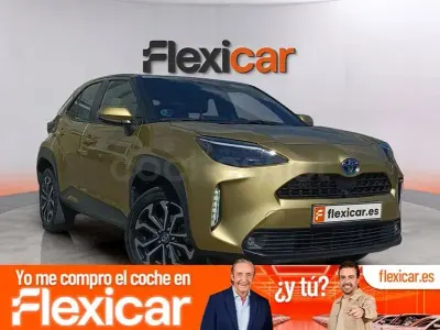 Usado Toyota Yaris Hybrid Active 116 CV (85 kW) 2023 Amarillo Berlina