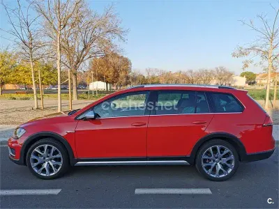 Usado VW Golf Alltrack 184 CV (135 kW) 2015 Rojo Familiar