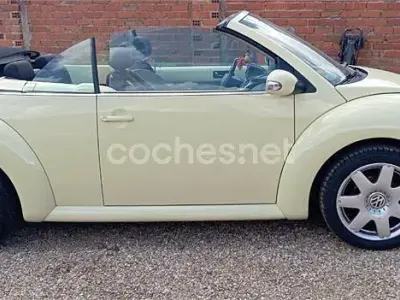 Usado VW New Beetle 115 CV (84 kW) 2004 Beige Utilitario