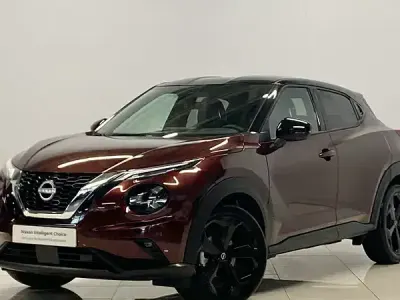 Usado Nissan Juke Tekna 114 CV (83 kW) 2025 Burgundy (metalizado) techo mi SUV