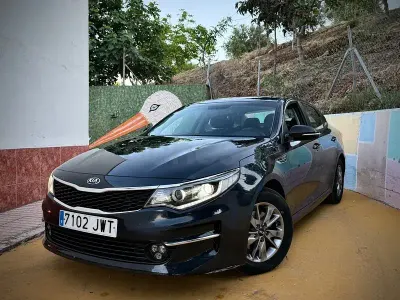 Usado Kia Optima 141 CV (103 kW) 2017 Negro Berlina