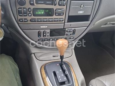 Gris / plata Usado 2000 Jaguar S-Type Executive Berlina | 2900 € (Buen precio)