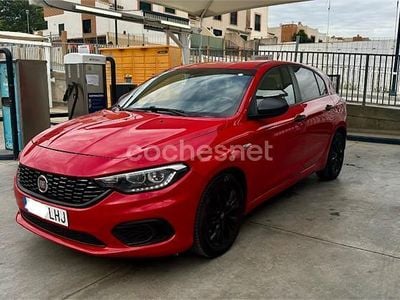 Occasion Fiat Tipo Street 95 PK (69 kW) 2020 Rood Sedan