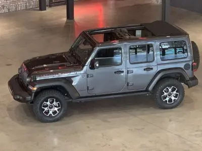 Usado Jeep Wrangler Unlimited Rubicon 268 CV (197 kW) 2021 Gris SUV