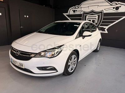 Usado Opel Astra Dynamic 136 CV (100 kW) 2019 Blanco Berlina