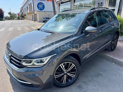 Usado VW Tiguan Life 150 CV (110 kW) 2022 Gris / plata SUV