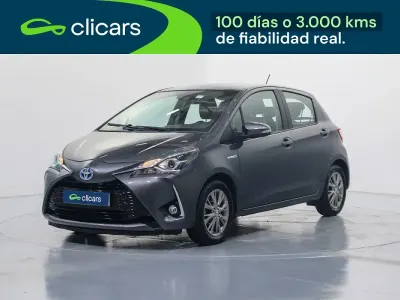 Usado Toyota Yaris Hybrid Active 75 CV (55 kW) 2019 Gris