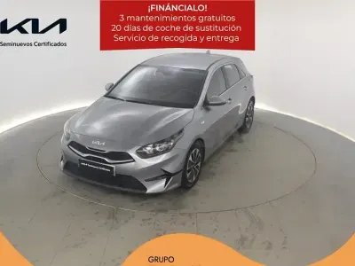 Usado Kia Ceed 100 CV (73 kW) 2025 Gris / plata Utilitario