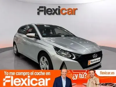 Usado Hyundai i20 84 CV (61 kW) 2021 Gris Utilitario