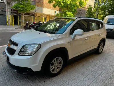 Usado Chevrolet Orlando LT 141 CV (103 kW) 2011 Blanco Monovolumen