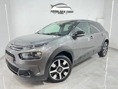 Usado Citroën C4 Cactus Shine 102 CV (75 kW) 2019 Gris / plata Utilitario