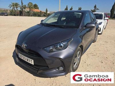Usado Toyota Yaris Hybrid Active 116 CV (85 kW) 2025 Gris Utilitario