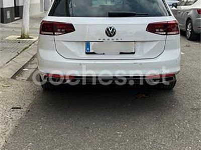 Usado VW Passat R-line 150 CV (110 kW) 2021 Blanco Familiar
