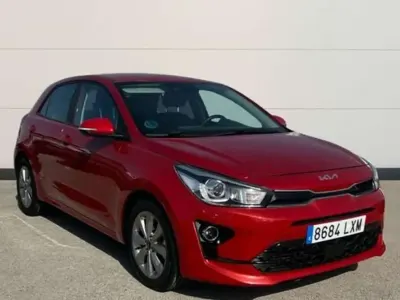 Usado Kia Rio 101 CV (74 kW) 2022 Rojo Utilitario