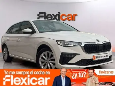 Usado Skoda Scala Essence 95 CV (69 kW) 2024 Blanco Utilitario