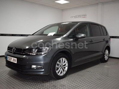 Gris / plata Usado 2016 VW Touran Advance Monovolumen | 13.900 € (Precio justo)