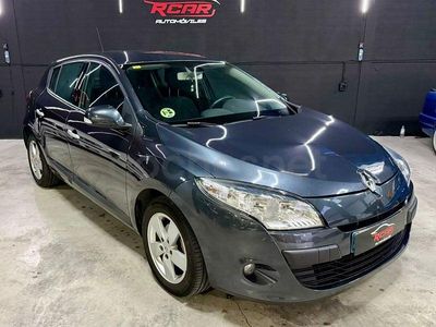 Usado Renault Mégane Dynamique 130 CV (95 kW) 2011 Gris / plata Berlina