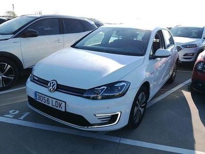 Begagnad VW e-Golf 100 kW (136 HK) 2020 Vit Halvkombi