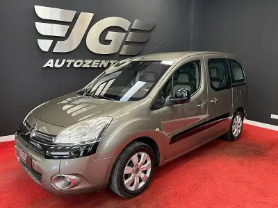 Usado Citroën Berlingo Seduction 114 CV (83 kW) 2013 Marrón Monovolumen