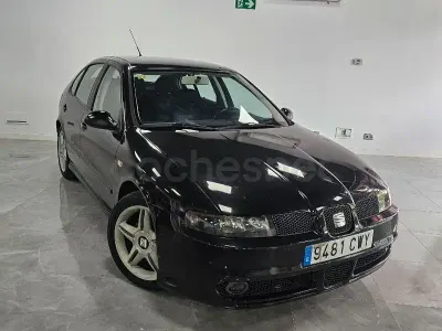 Usado Seat Leon FR 150 CV (110 kW) 2004 Negro Utilitario