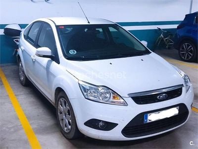 Usado Ford Focus Trend 90 CV (66 kW) 2010 Blanco Berlina