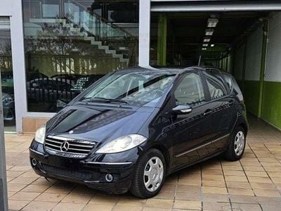 Usado Mercedes A180 109 CV (80 kW) 2008 Negro Utilitario