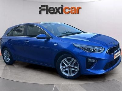Usado Kia Ceed 120 CV (88 kW) 2021 Azul Utilitario