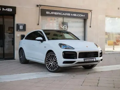 Usado Porsche Cayenne E-Hybrid Platinum Edition 462 CV (339 kW) 2023 Blanco SUV