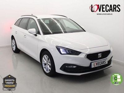 Usado Seat Leon Style 115 CV (84 kW) 2021 Blanco Familiar