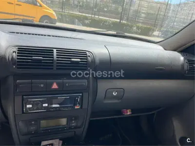 Usado Seat Toledo Stella 110 CV (80 kW) 2001 Gris / plata Berlina