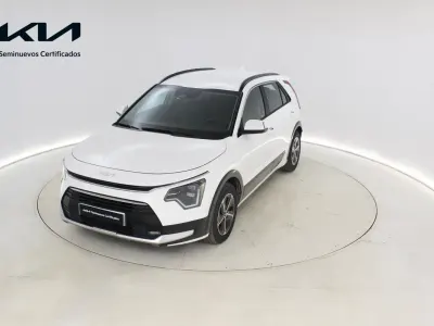 Usado Kia Niro 141 HP (103 kW) 2024 Branco SUV