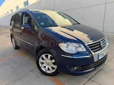 Usado VW Touran Highline 140 CV (102 kW) 2008 Azul Monovolumen