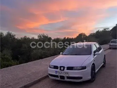 Usado Seat Leon Sport 110 CV (80 kW) 2004 Blanco Utilitario