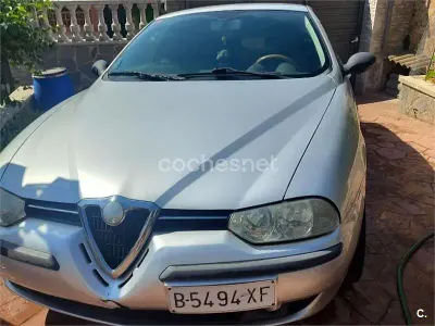 Usado Alfa Romeo 156 144 CV (105 kW) 1999 Gris / plata Berlina