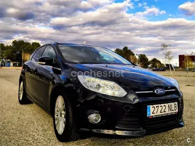 Begagnad Ford Focus Sport 180 HK (132 kW) 2013 Svart Sedan