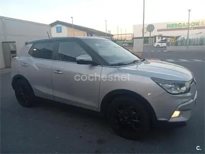 Usado SsangYong Tivoli Limited 128 CV (94 kW) 2016 Gris / plata SUV
