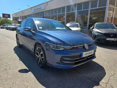 Usado VW Golf VIII 150 CV (110 kW) 2024 Azul Berlina
