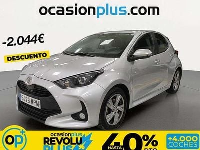 Käytetty Toyota Yaris Hybrid Active 116 HP (85 kW) 2024 Harmaa Viistoperä