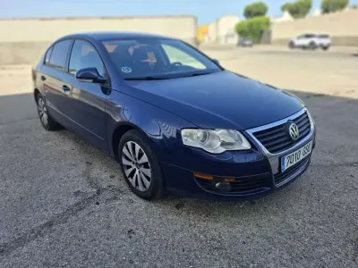 Usado VW Passat Advance 140 CV (102 kW) 2009 Azul Berlina