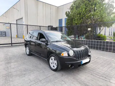 Usado Jeep Compass Sport 140 CV (102 kW) 2010 Negro SUV