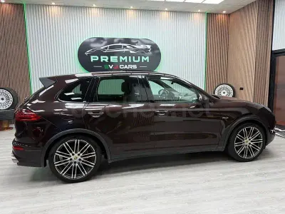 Usado Porsche Cayenne S 385 CV (283 kW) 2016 Granate SUV