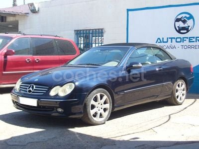 Usado Mercedes CLK200 Avantgarde 163 CV (119 kW) 2004 Azul Descapotable
