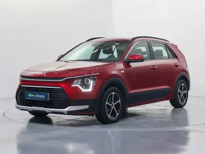 Usado Kia Niro 141 CV (103 kW) 2024 Rojo SUV